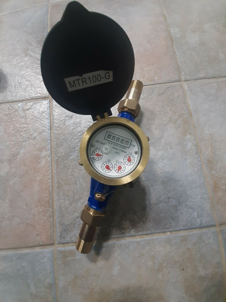 AWWA 3/4 WATER METER WITH COUPLINGS NEW