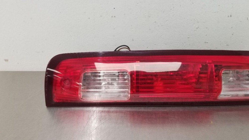 17 DODGE RAM 1500 HIGH MOUNTED STOP LIGHT INCANDESCENT