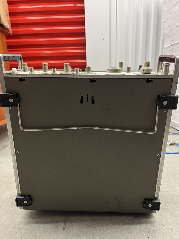 HP Hewlett-Packard 8640B Signal Generator - Tested & Working