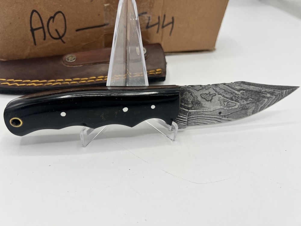 Custom Handmade Damascus Steel Fixed Blade Knife Black Handle Leather Sheath