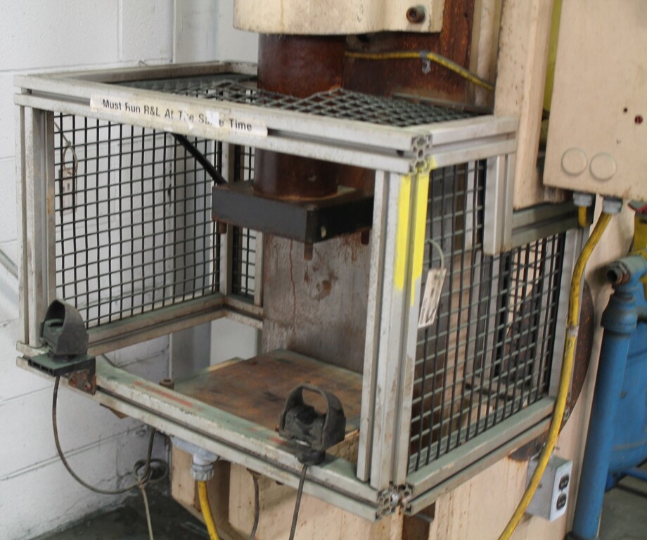 TECHLINE MODEL #1000F-3M PROJECTION PRESS: YODER #52509