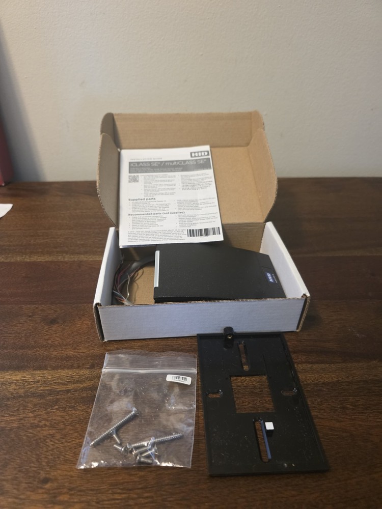 HID 920PTNNEK00000 Multi-Class RP40 Wall Switch Reader with Backplate, Black