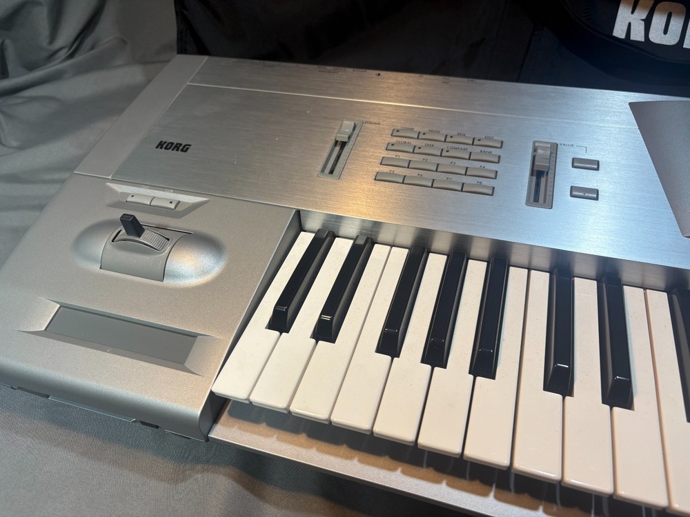 KORG TRINITY Plus 61-Key Keyboard Synthesizer with soft case