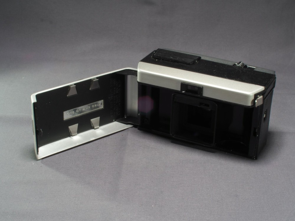 Kodak Instamatic 300 Camera with Vintage Leather Case Untested