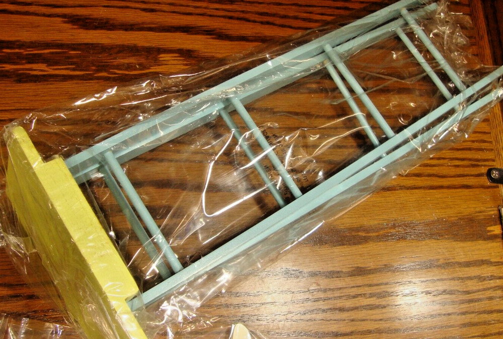 New Decor & More Easter Ladder Mr & Mrs Easter Bunny~In Sealed Plastic~Decor 817