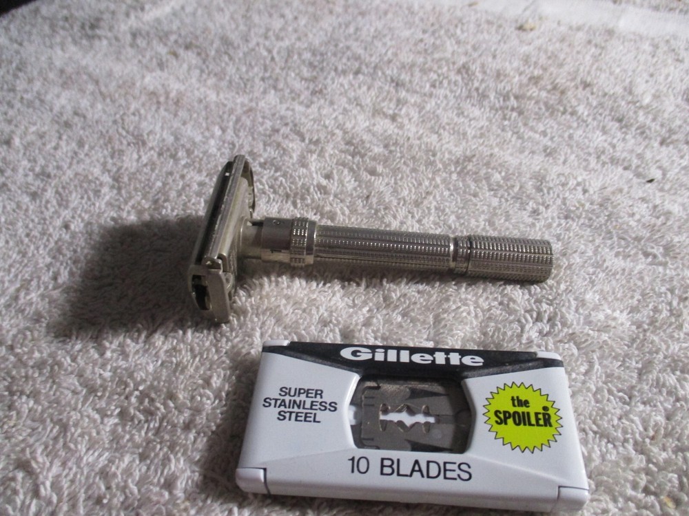 Gillette Slim Adjustable Vintage DE Safety Razor - 1962 H1 working