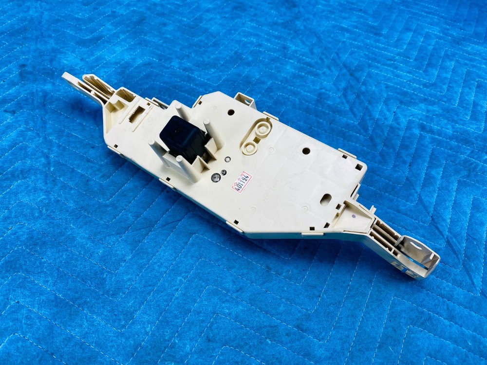 Lexus LX470 Junction Block Under Dash Passenger's Side 2000 OEM