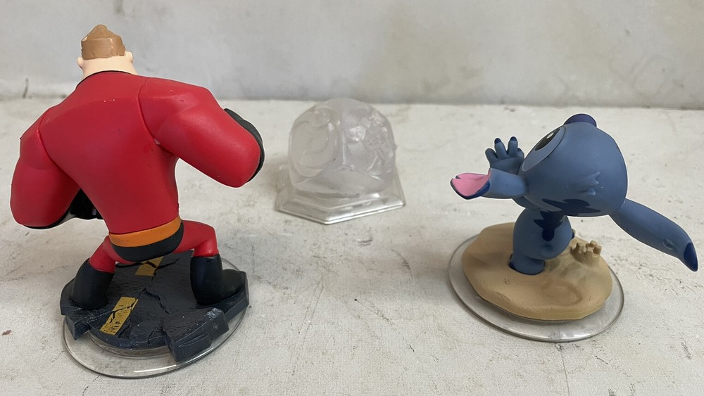 Disney Infinity Figure Mr Incredible And Stitch
