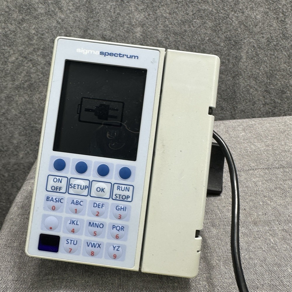 Baxter Sigma Spectrum IV Infusion Pump with AC Adapter Pole Mount Tested Working
