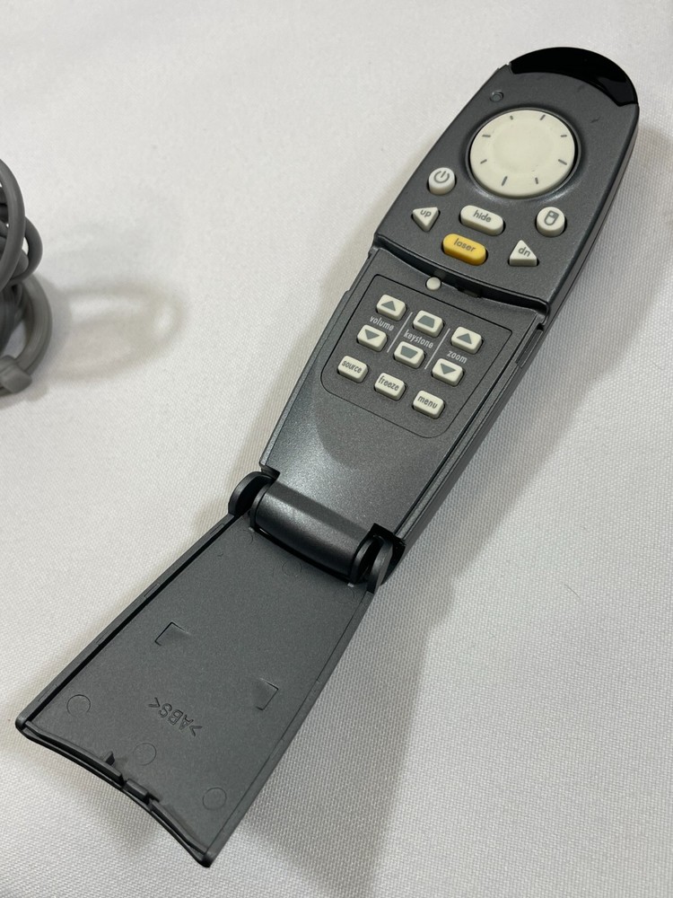 HP Digital Projector XB31 DLP w/ Case, Remote, & Accessories COMPLETE