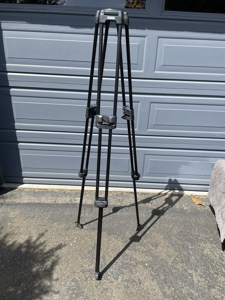 CSI TD35 Carbon Fiber Tripod | 62 Inch Extendable
