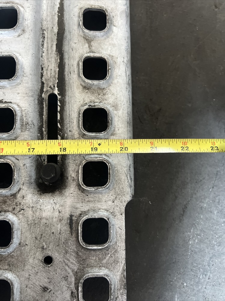 VOLVO VNR STEP DECK (CATWALK) 33 L”X 20 W”