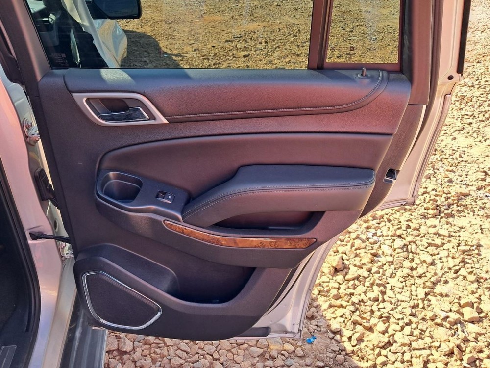YUKON 2015 Glove Box 4800286