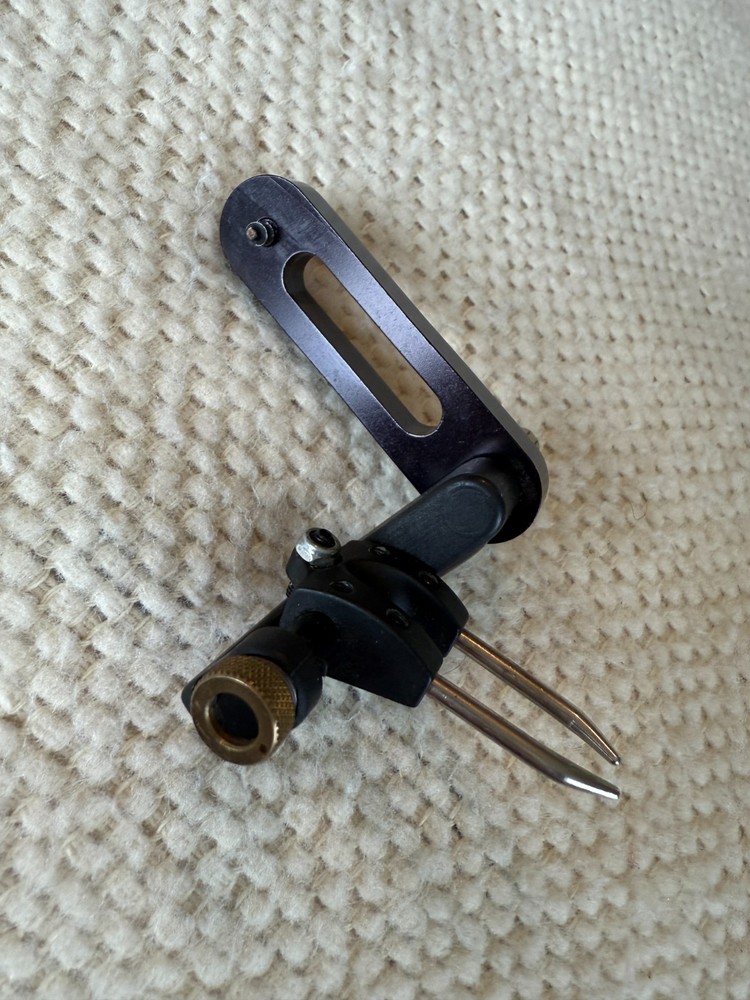 Cobra Dual Prong Flipper Rest