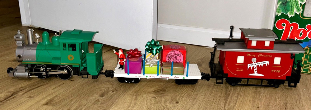 Lionel G Scale North Pole Railroad Train Set 8-81004 Tested & Working!