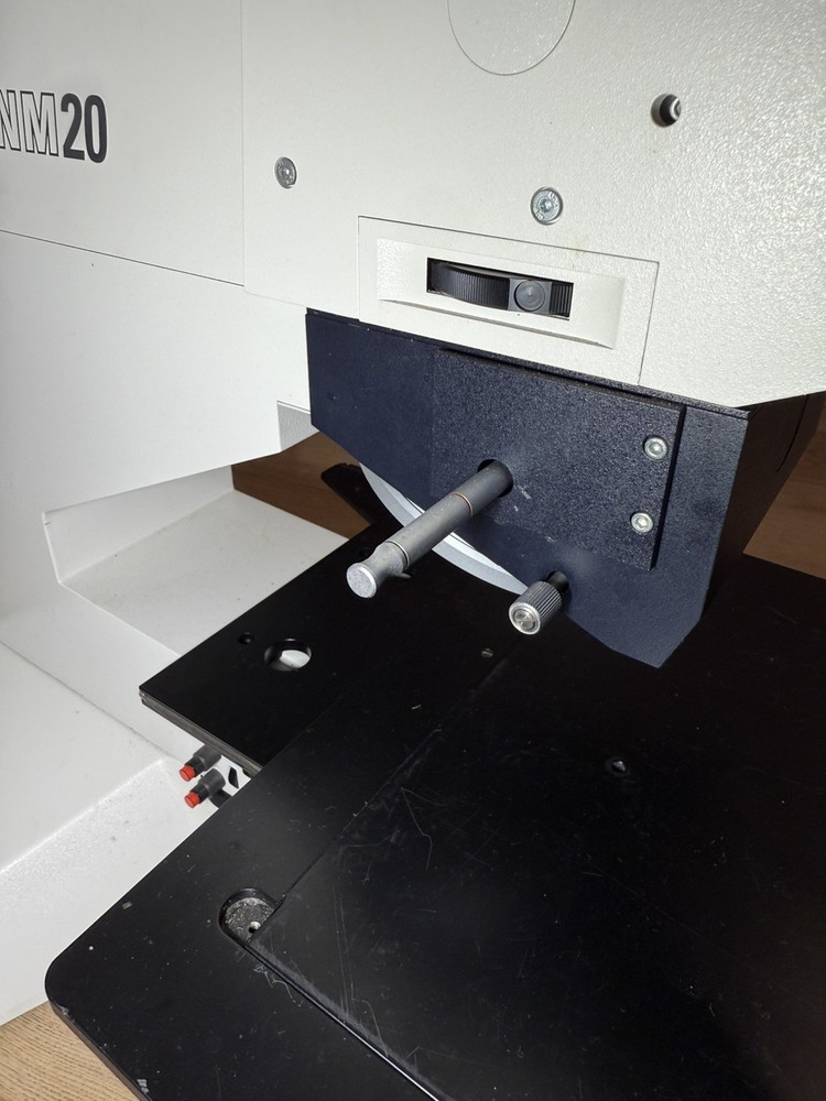 Leica INM200 microscope