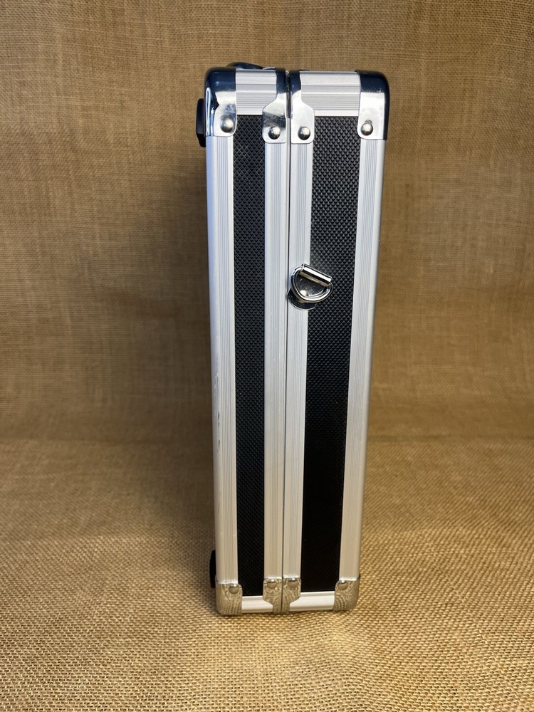 Vaultz Locking Media Binder, Holds 128 Discs, Black New