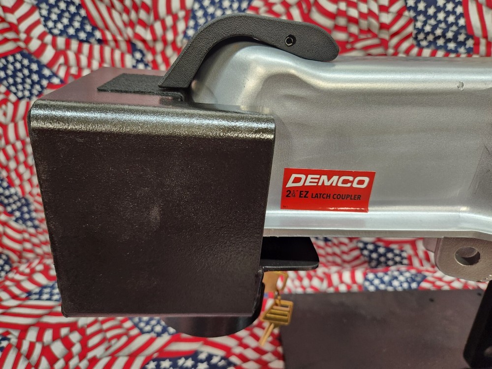 DEMCO STYLE EZ-LATCH COUPLER LOCK, FITS 2 5/16 " STAMPED METAL COUPLERS ONLY