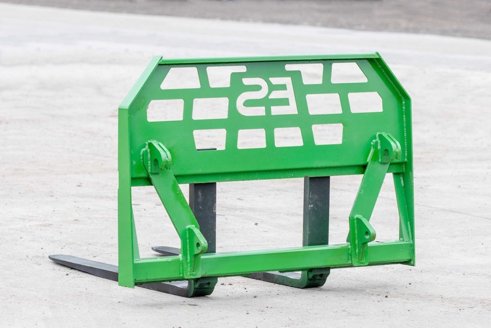 John Deere Global Euro Pallet Forks