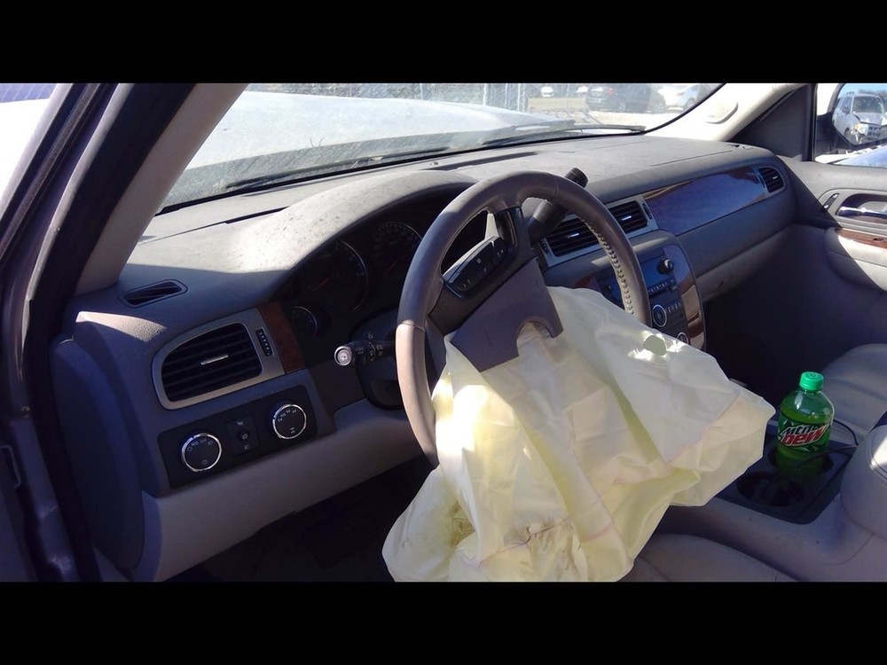 08-2013 CHEVROLET SUBURBAN 1500 Bottle Jack W Tools