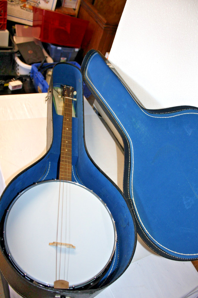 Harmony 4800 4 String Open Back Banjo With Case