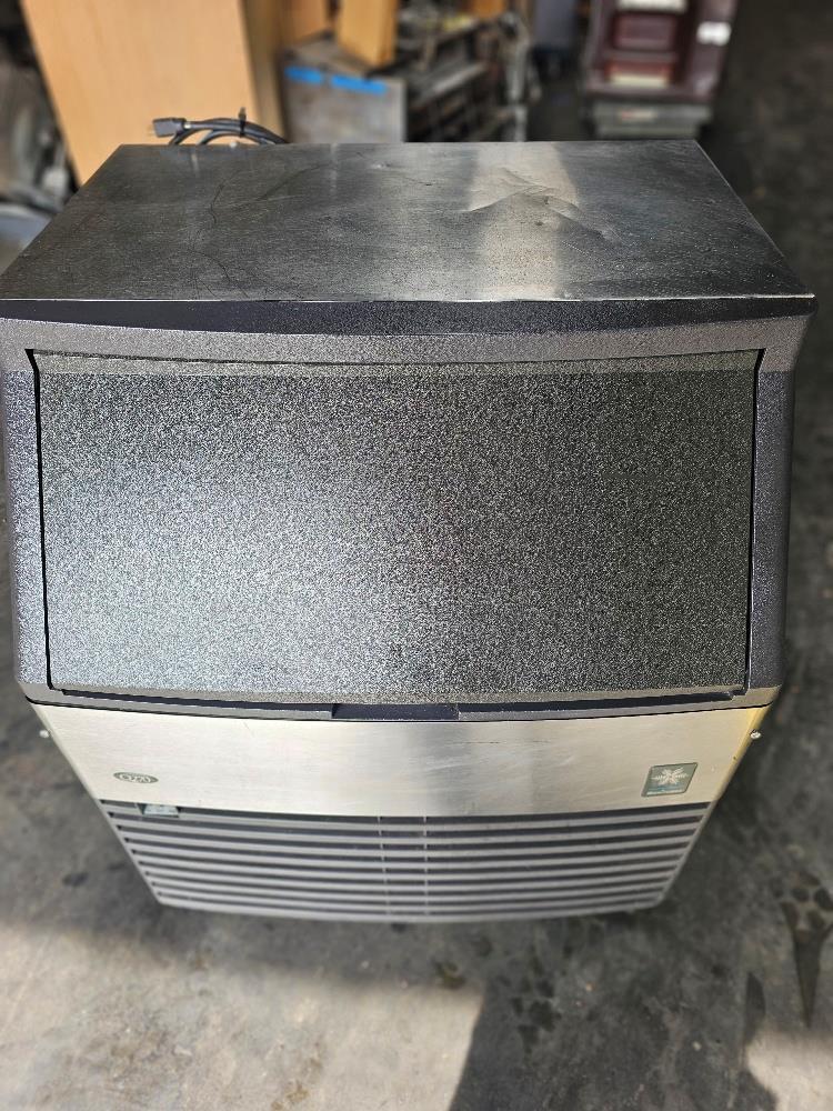 Manitowoc QY-0274A 280 lbs Half Cube Ice Maker with Storage Bin air Cool Tested