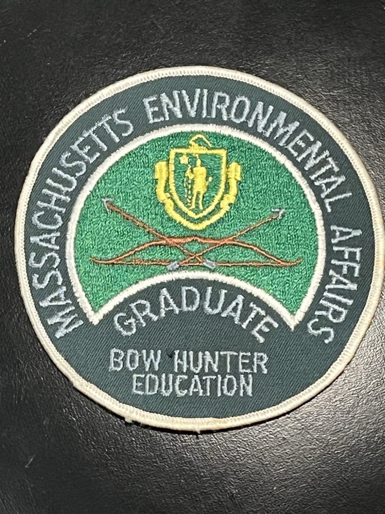 MASSACHUSETTS ENVIRONMENTAL AFFAIRS BOW HUNTER EDUCATION GRADUATE PATCH