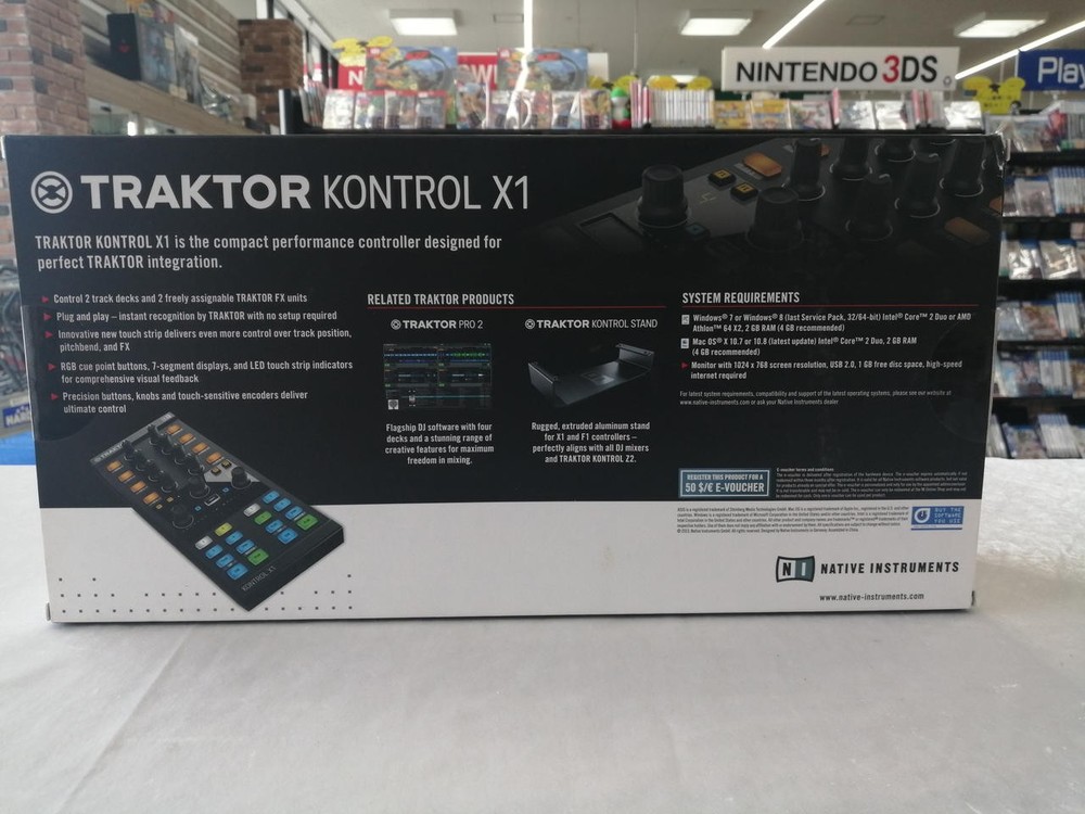 NATIVE INSTRUMENTS TRAKTOR KONTROL X1 Effects Controller w/ Accessories MG01 5.5