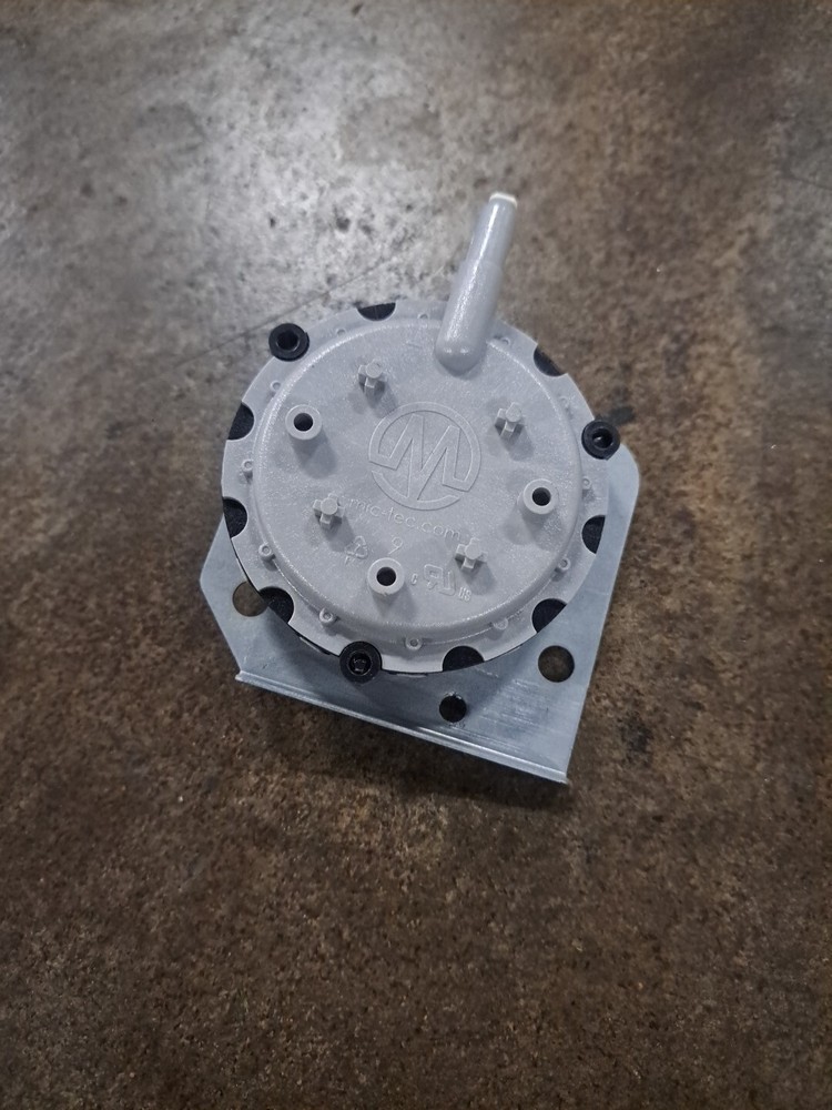 -0.60 Pressure Switch 42-105583-10 Max make -0.75