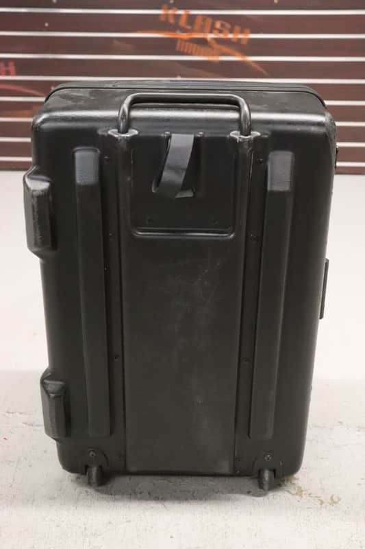Parker Hard Rolling Case