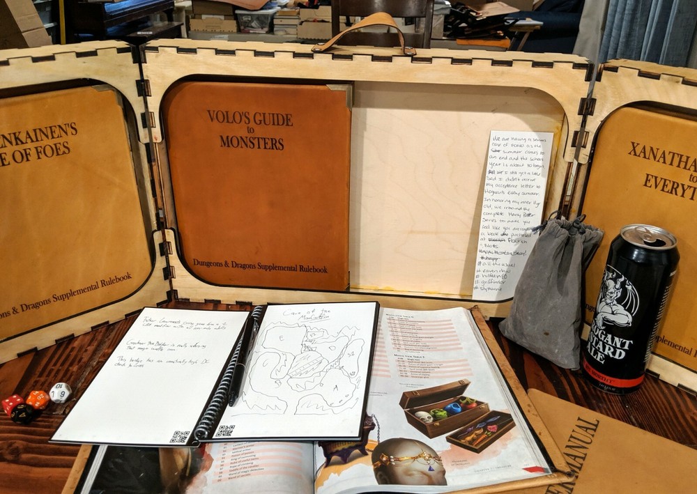 Dungeon Master Case | DM Wooden Laser Etched Screen