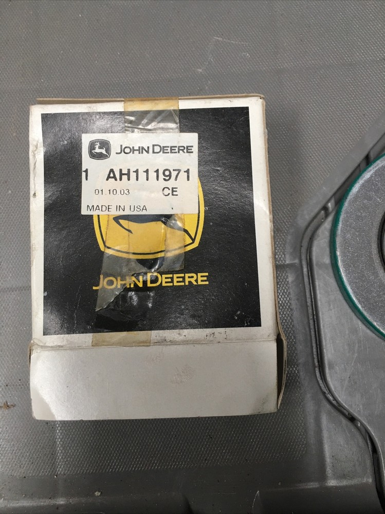john deere seal #AH111971
