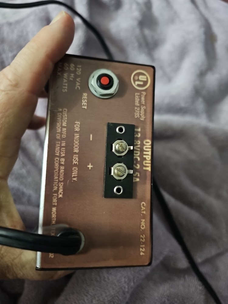 Vintage Micronta 22-124 Regulated 12 Volt Power Supply Powers Up/Read