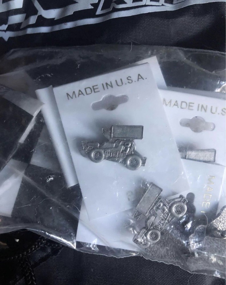 DIRT RACING PIN LAPEL