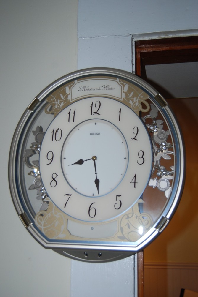 Seiko Melodies in Motion wall clock - tested and working