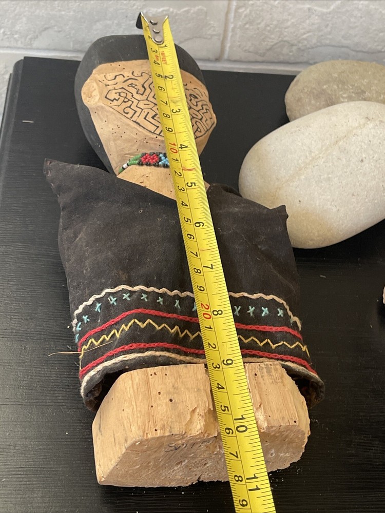 PERUVIAN SHIPIBO DOLL vintage traditional
