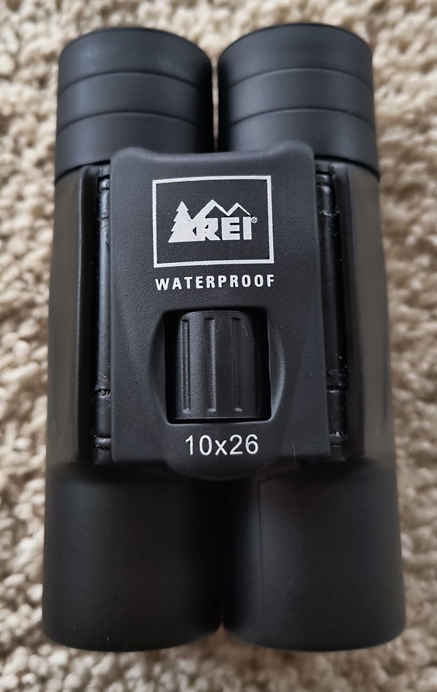 REI 10x26 Waterproof Binoculars with Case & Strap *READ*