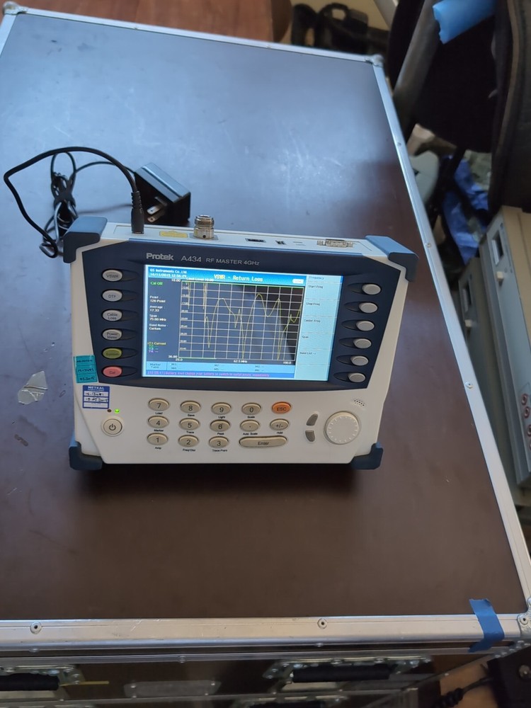 Protek A434 RF Master Cable Spectrum Analyzer With Case And Adapter