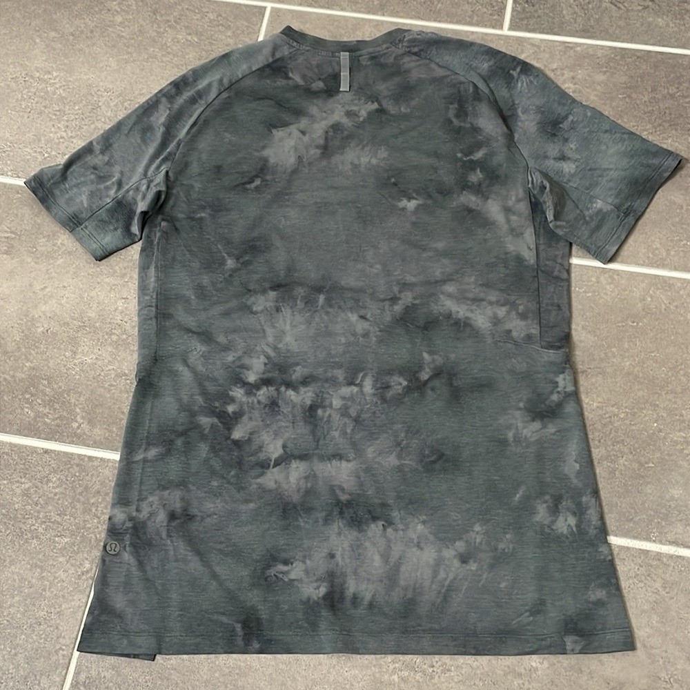 Lululemon Always Agile Short Sleeve size Medium