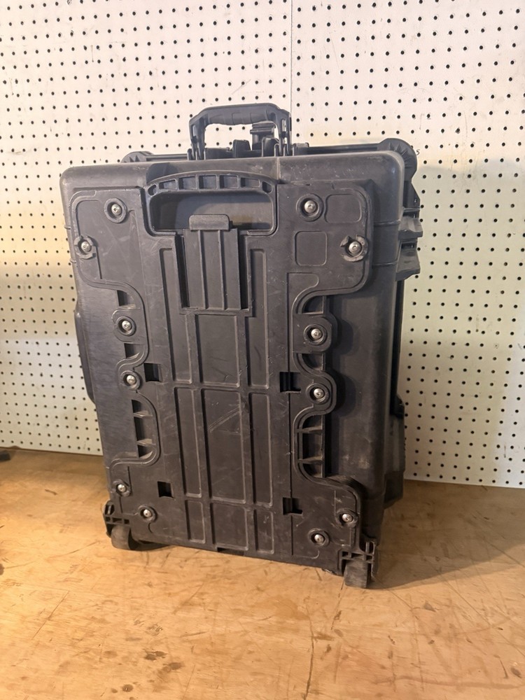 Pelican 1610 Case Rolling Black All Different Conditions Read Below