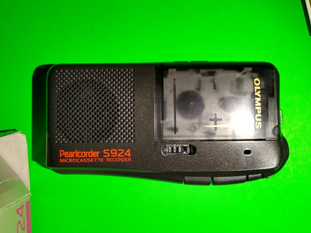 Olympus Pearlcorder Model S924 w/ Leather Case, Box & Papers - NOT fully working