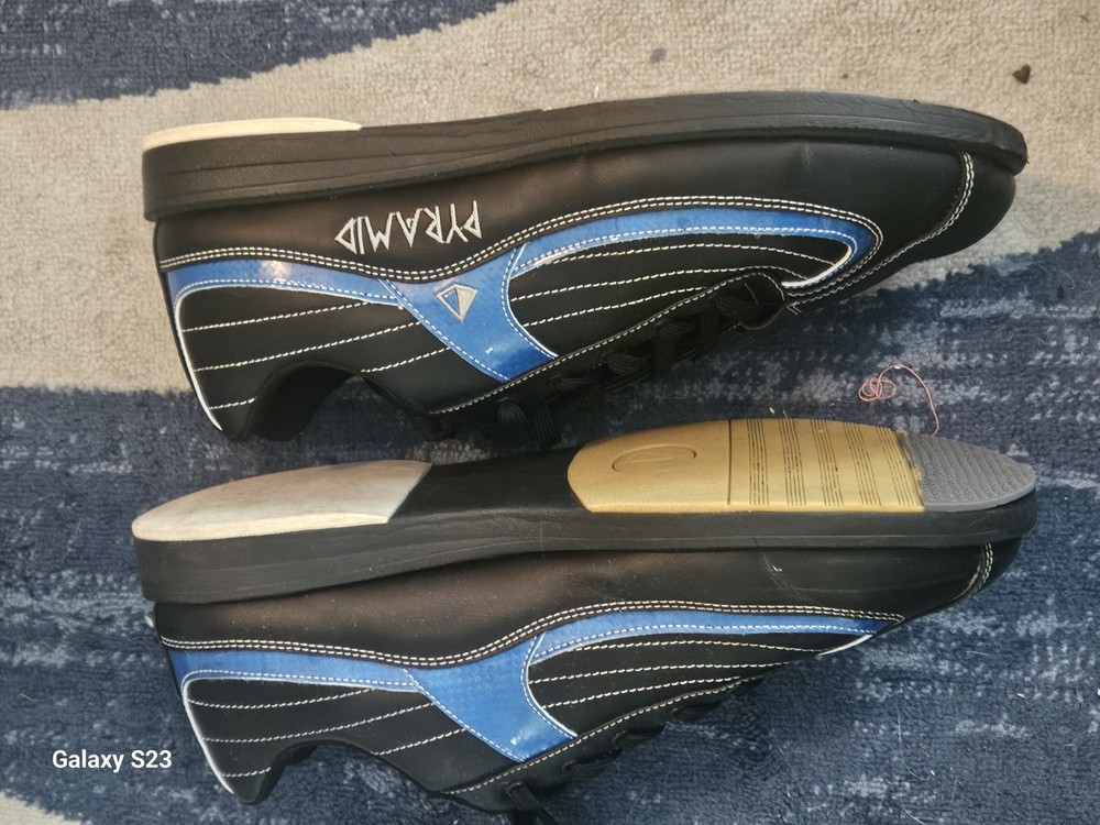 Pyramid bowling shoes and bag