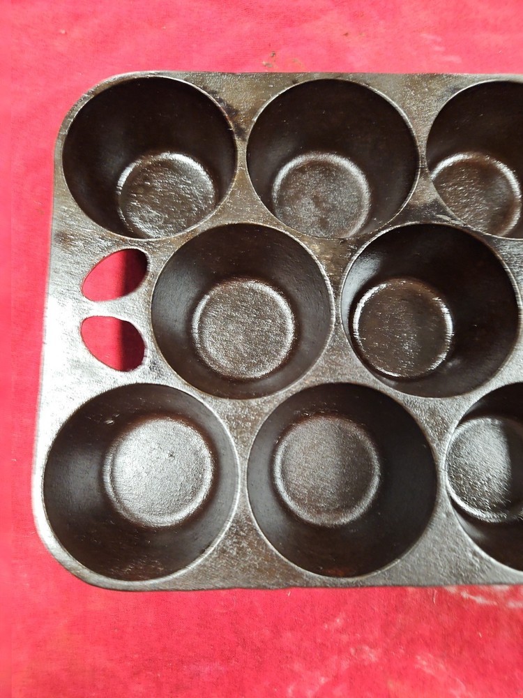 Cast Iron Muffin/Cupcake/Pop Over Pan No 10