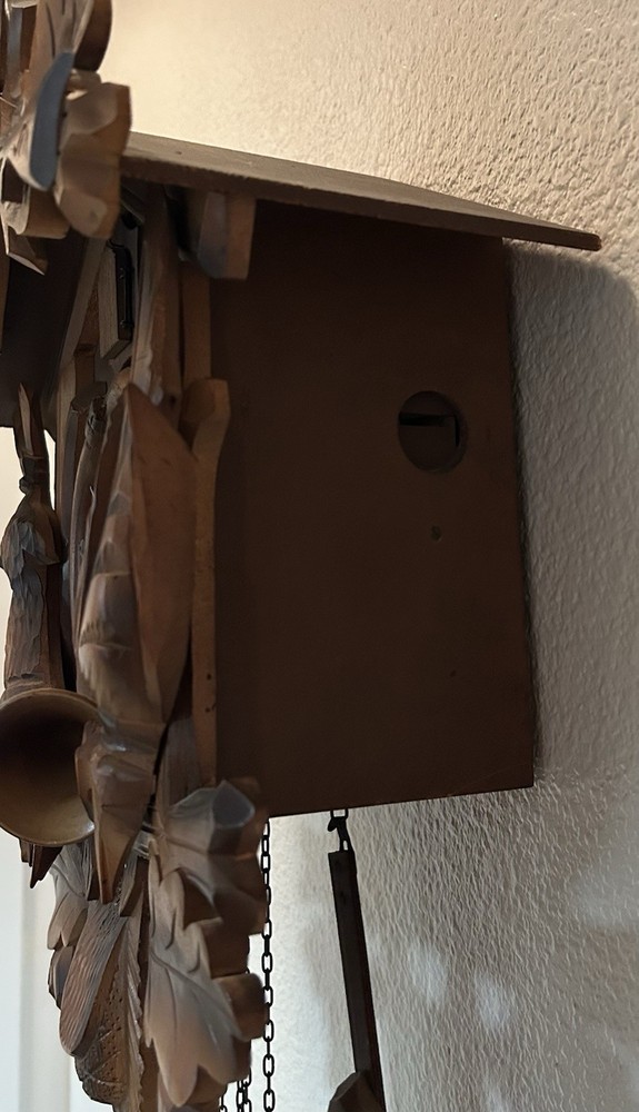 Vintage Hunter Cuckoo Clock Germany – Left Bellow Needs Repair, Runs