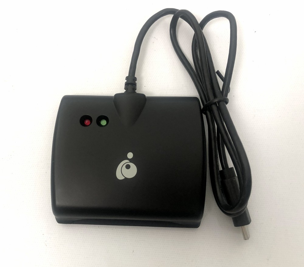 IOGEAR GSR205 USB-C Smart Card Reader Universal Compatibility