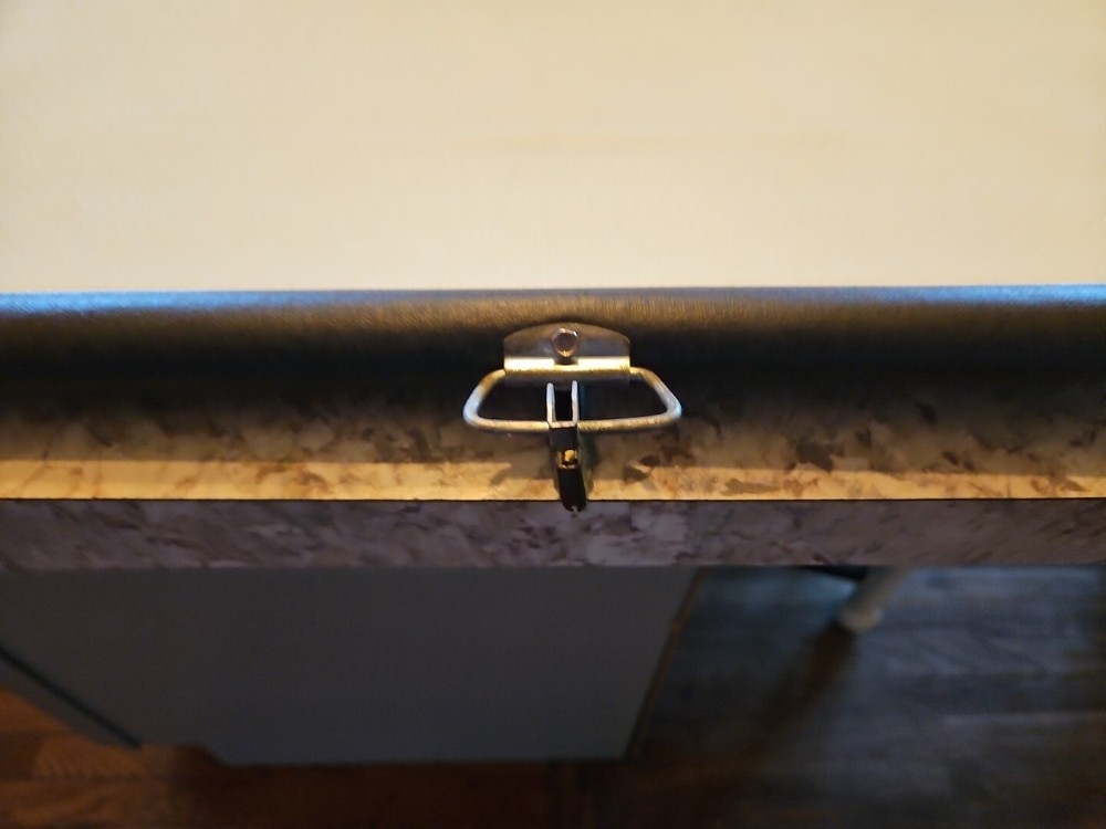 Vintage Da-Lite Flyer 40x40 Projection Screen