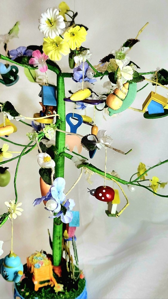 Vintage Easter "THINK SPRING" Tree With 21+ HAND PAINTED ORNAMENTS. 17" Tall