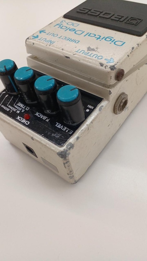 BOSS DD-3 Digital Delay Guitar Effects Pedal – Classic Compact Delay Effector-JP