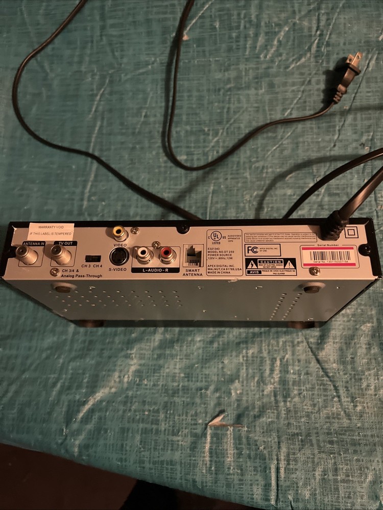 apex digital tv converter box dt250a/ Tested