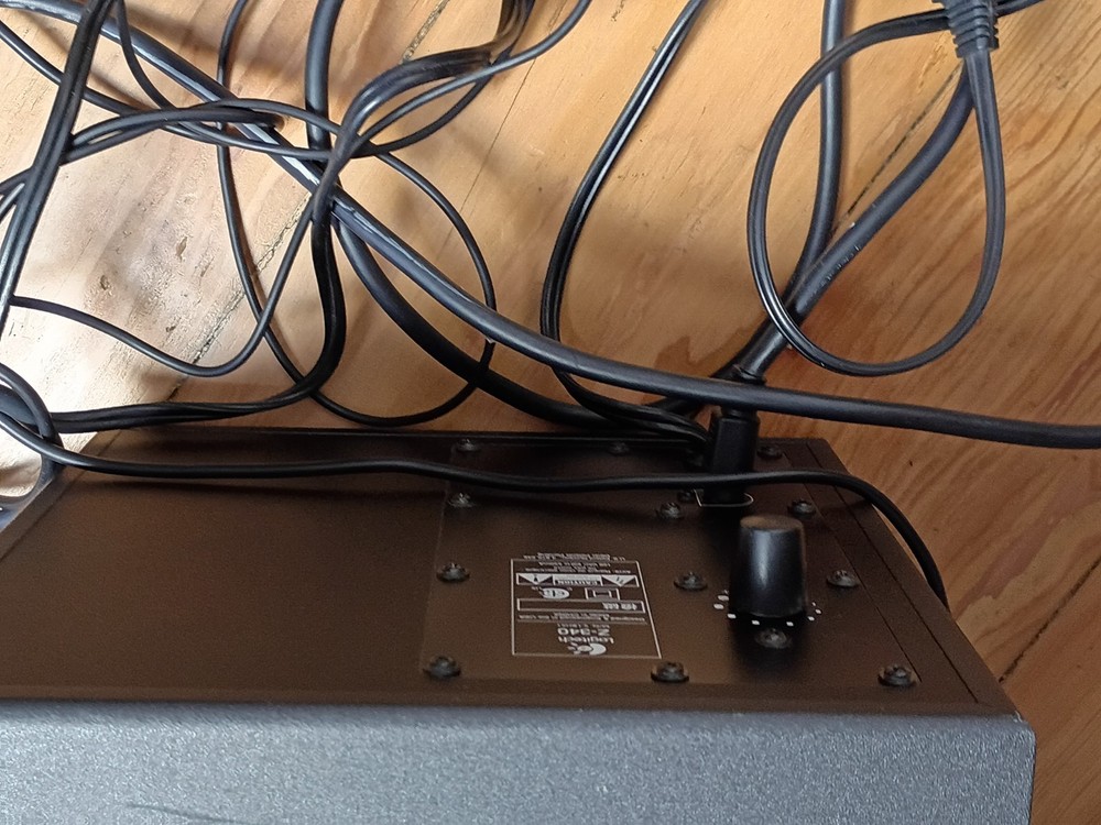 Logitech Z-340 Computer Subwoofer And Speaker System With 1.3 Megapixel Camera